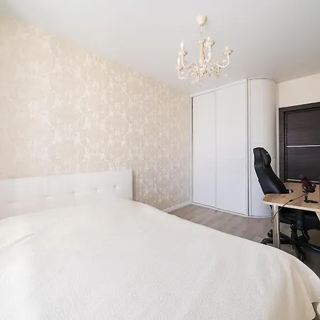 Flats In Minsk Royal Lux On L.Bedy Мінськ