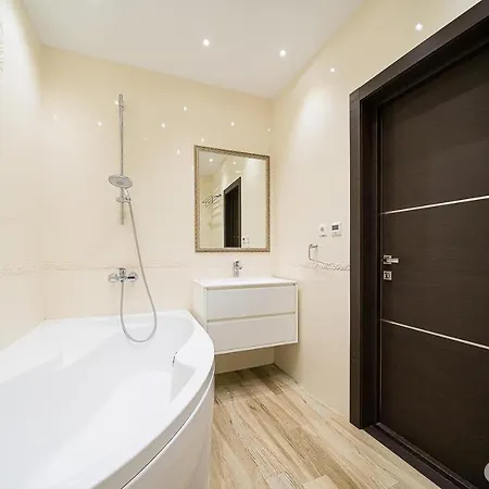 Flats In Minsk Royal Lux On L.Bedy Apartment Minsk
